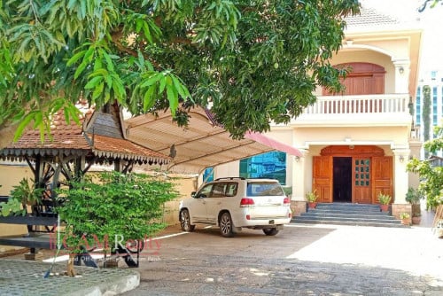 6 bedrooms villa for rent in Chroy Changvar – Phnom Penh
