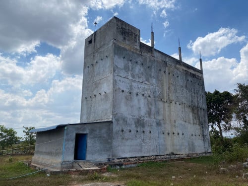 ផ្ទះត្រចៀកកាំសម្រាប់លក់