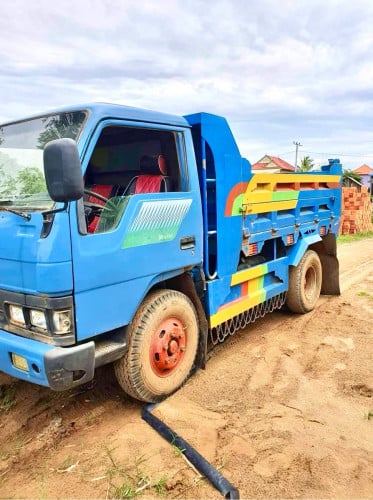 ឡានលក់ ឆ្នាំ97 តំម្លៃ3900បន្ទាន់លុយ