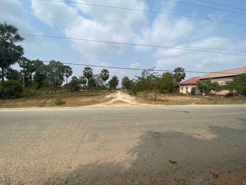 042: ដីកណ្តាលស្ទឹង 1.6ha ក្រោមទីផ្សារ