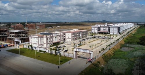 Land near ring road and highway to sihanouk ville port ដីកែងក្បែរមន្ទីរពេទ្យតេជាសន្តិភាព