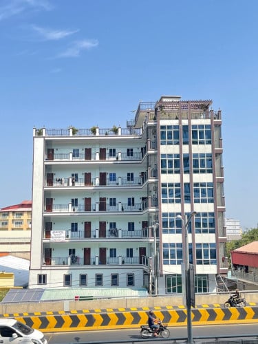 បន្ទប់​ អាផាតមេនសម្រាប់ជួលនៅផ្លូវ​សហព័ន្ធ​រុស្ស៊ី​ ទុលមុខស្តាសីធីនិងគម្រងផ្សារ​អូឬស្សី​ថ្មី