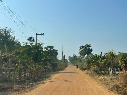 ដីមាត់ទន្លេ លក់បន្ទាន់