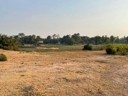 ដីកែងលក់បន្ទាន់ ឃំុច្រេស