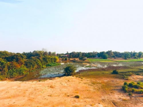 ដីកែងលក់បន្ទាន់ ឃំុច្រេស