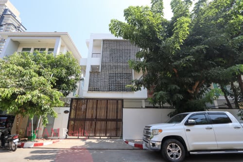 7 Bedroom Villa With Private Pool For Rent in Koh Pich (Diamond Island)