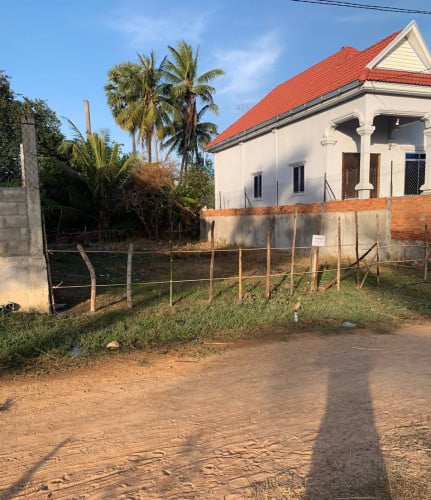 ដីលក់បន្ទាន់ 10x20m នៅជាប់ផ្សារថ្នល់ទទឹង កំពង់ឆ្នាំង