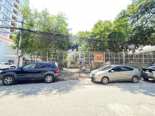 ដីលក់ តម្លៃល្អ ក្រោមទីផ្សារ ជិតផ្លូវនរោត្តម