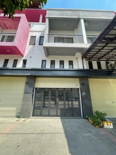 ផ្ទះអាជីវកម្ម Shop House បុរីឌីខេសល Korean Standard (សងរួច១០០%)តម្លៃចុះបានទៀត