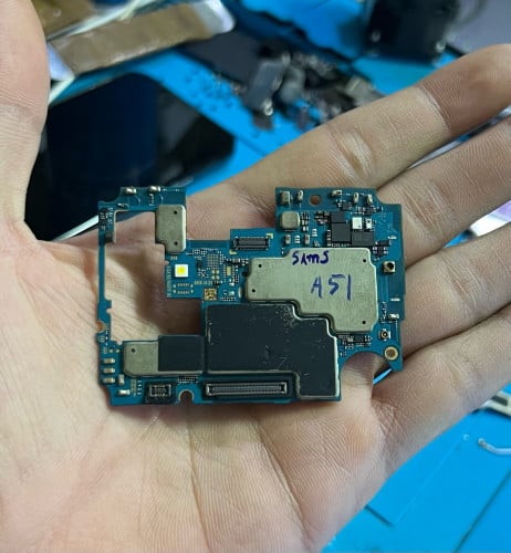 samsung A51  ក្រុមហ៊ុន