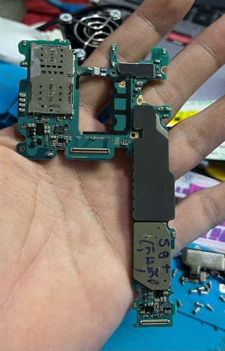 samsung S9 Plus  ក្រុមហ៊ុន