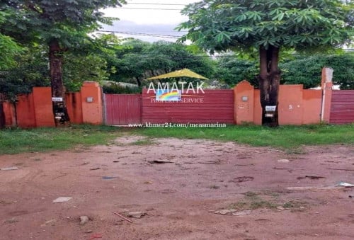 ដីលក់លើផ្លូវមេ