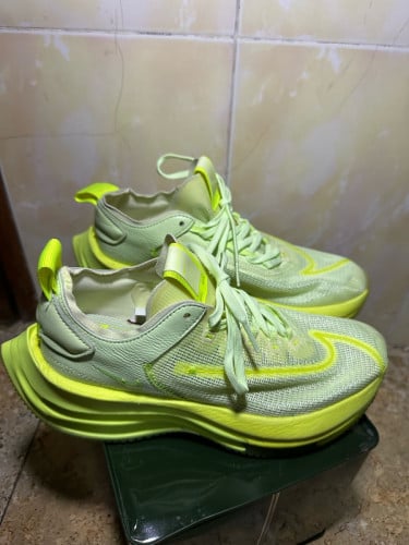 Nike Zoom Double Stacked Barely Volt ស្អាតខ្លាំង Size 37.5 កម្រមាន