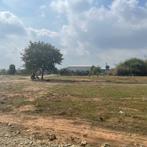 ដីលក់ទីតាំងល្អ តំបន់អភិវឌ្ឍអ៊ីអនថ្មី