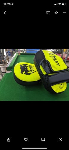 ស៊ីបដៃ Boxing punch pad