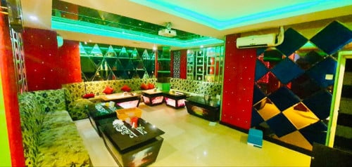 Hotel & KTV For Rent Near Olumpia City, Hotel Rooms: 30, KTV Rooms: 20,10,000$