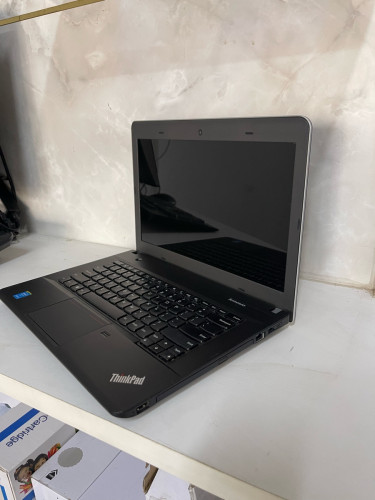 Lenovo ThinkPad i3