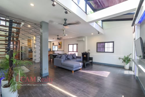 Boeng Prolit | 3 bedrooms renovated duplex apartment for rent | Big terrace