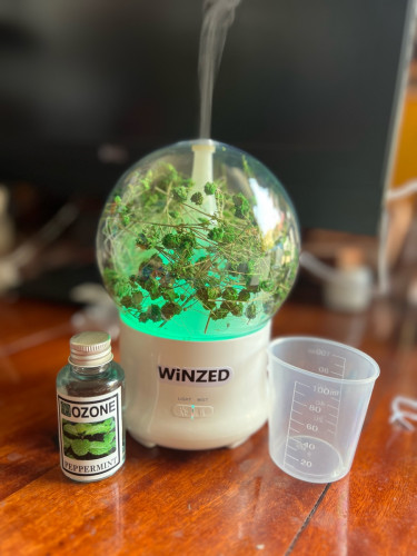 Aroma diffuser machine