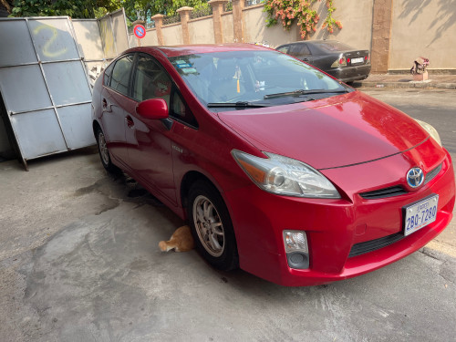 Car For sell Prius 2010 option 3 Red color 