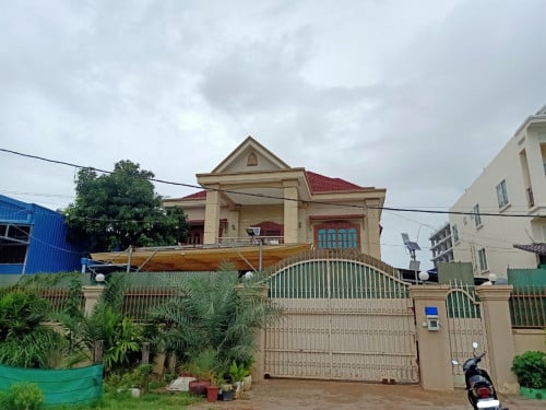 Villa for Sales Urgent ភ្នំពេញថ្មី ជិតភោជនីយដ្ឋាន តាយ តាយ