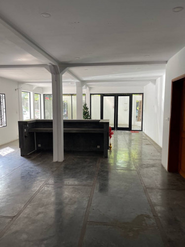 Shop-Office-Showroom-Coffee Shop For Rent Near Independent MonumentSize: 14x25m, 02 Floors, 3,800$