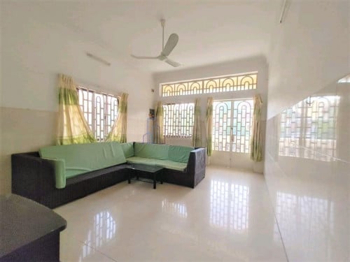 2 Bedrooms 1st floor flat for rent in Touk Kork area is available now