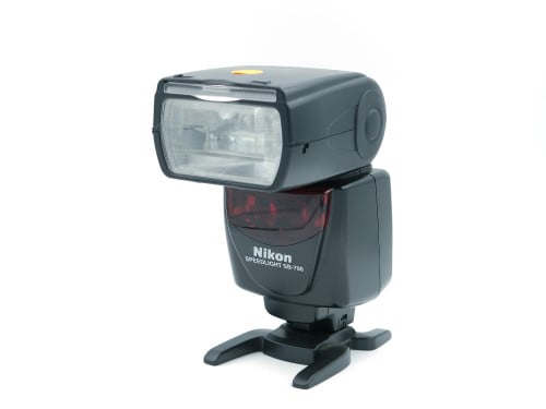 NIKON SPEEDLIGHT SB-700