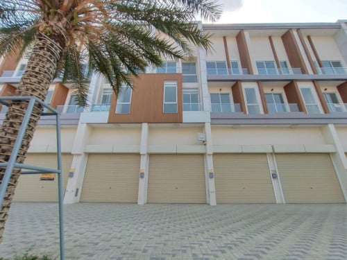 Shop house for rent 700$