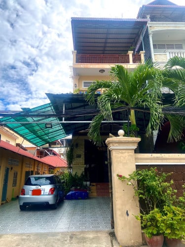 ដីលក់បន្ទាន់ (ម្ចាស់ដីផ្ទាល់) តម្លៃចរចារបាននៅក្រោយសាលា CAM-ASEAN (price can be negotiated)