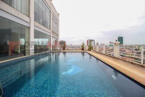 2 Bedrooms apartment with swimming pool and gym available for rent in Russian