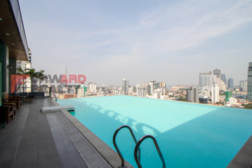 Duplex 1 Bedroom apartment with swimming pool and gym available for rent in BKK1 Area