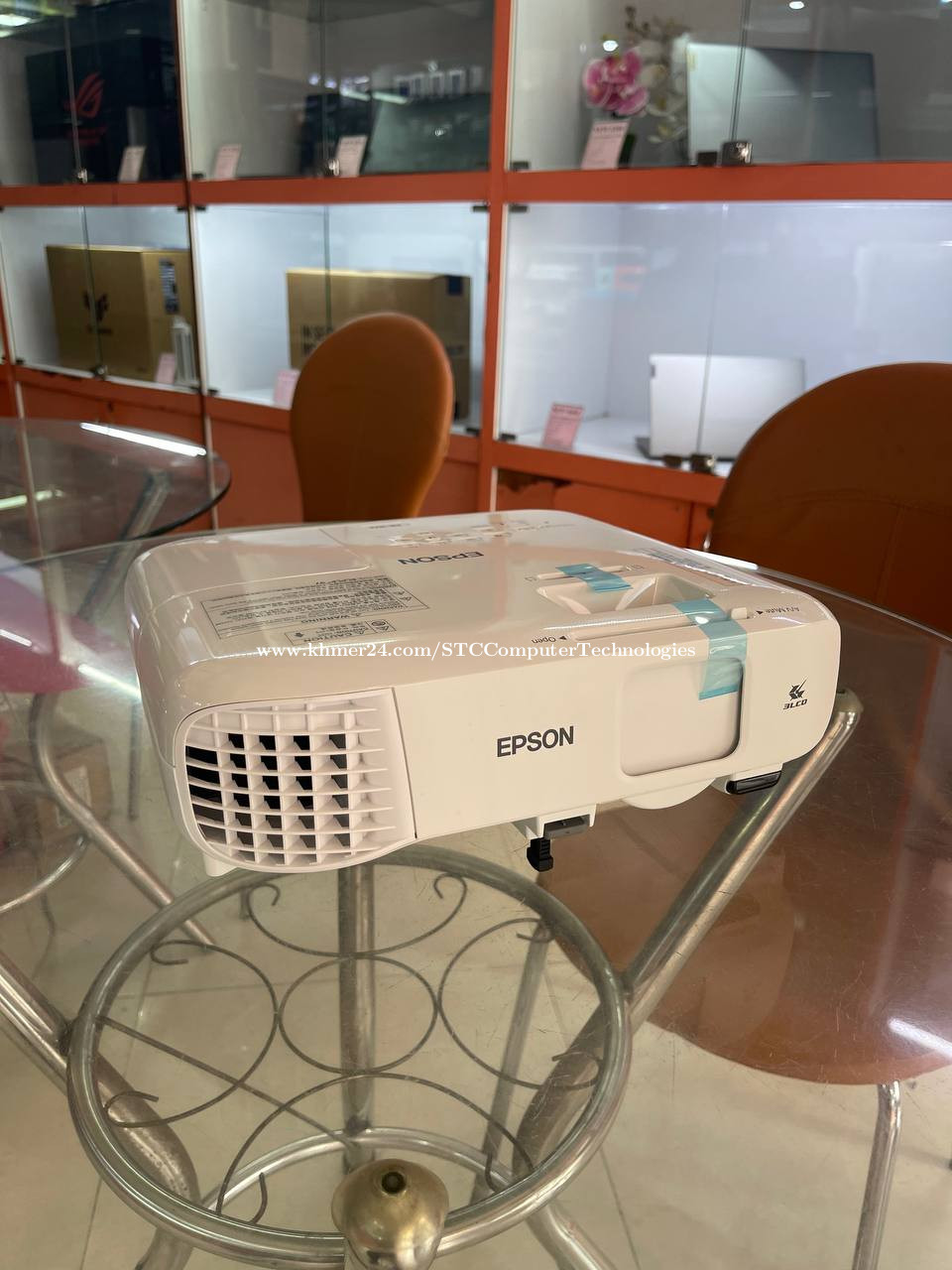 LCD Projector EPSON EB972 Price 688.00 in Ou Ruessei Buon, Cambodia