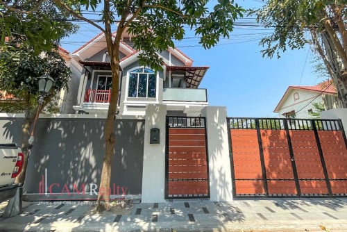 3 bedrooms villa in gated community for rent in Chroy Changvar – Phnom Penh