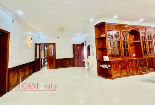 8 bedrooms villa office space for rent in Beong Keng Kang 1 district – Phnom Penh