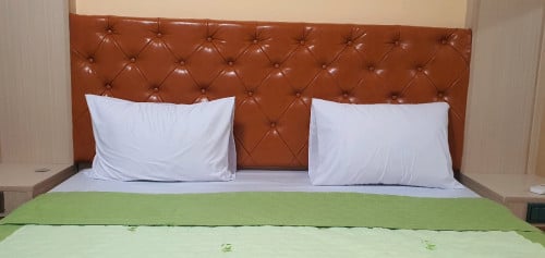 កាត់ក្បាលគ្រែ