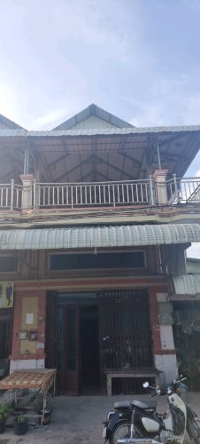 ផ្ទះលក់105000$កែង សល់ដីខាងមានបន្ទប់ជួលស្រាប់ លក់ដូររកសុីបាន ជួលបាន1ខែ300$
