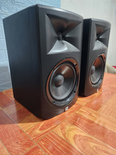 JBL Studio Monitor 8inch