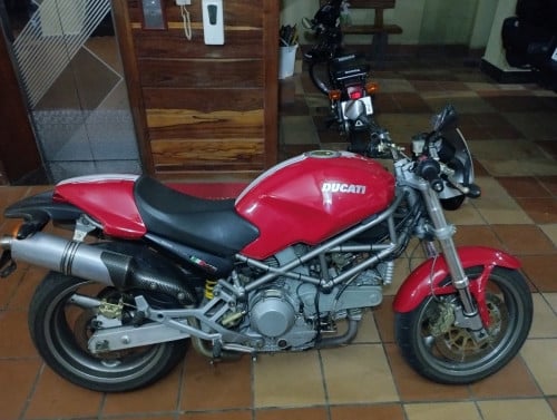2001 Ducati Monster 900 IE