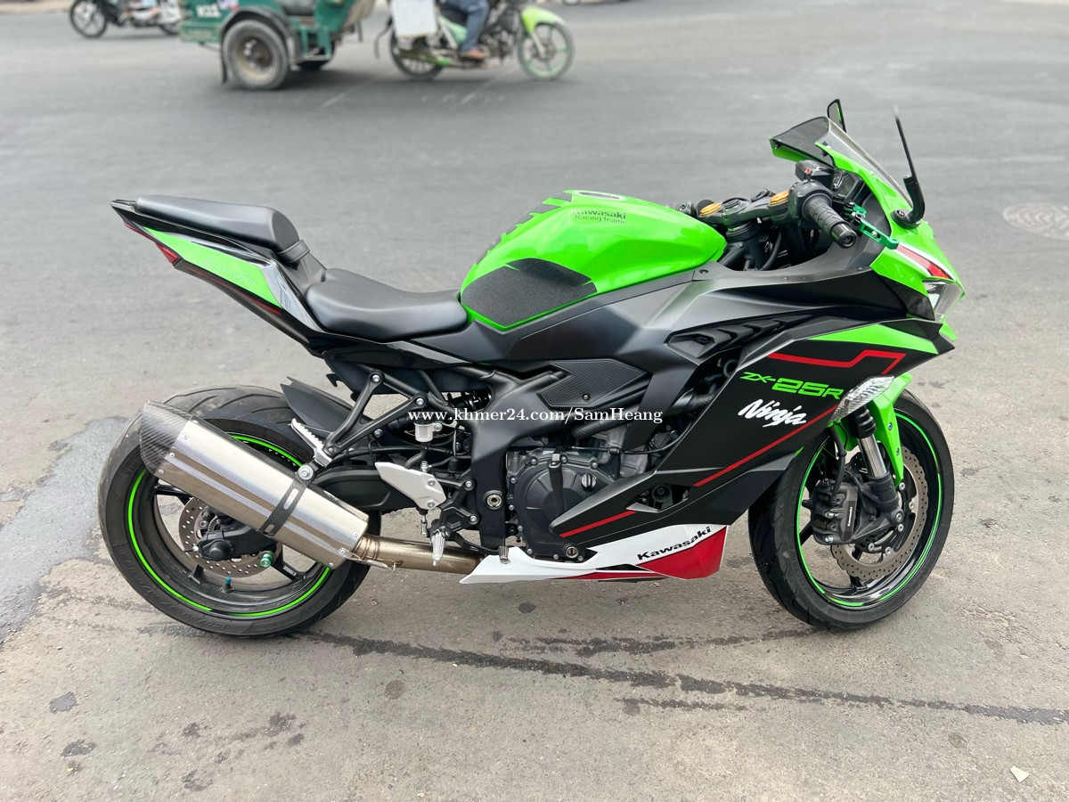 Kawasaki ZX250 Price $3770.00 in Boeng Prolit, Cambodia - Sokheng 