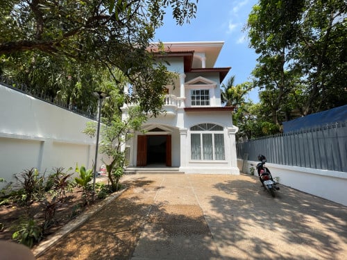 Villa for Sale Close to Ministry of Interior