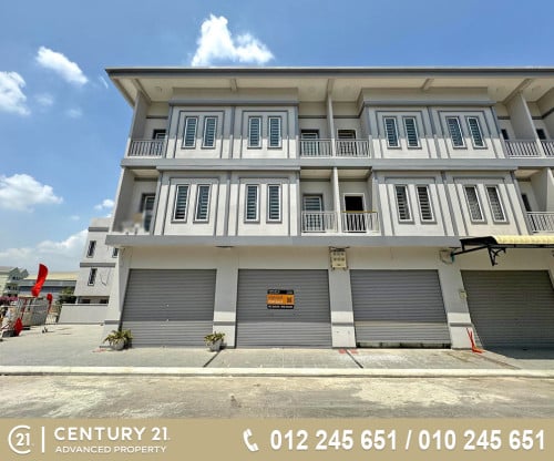 🏘 វីឡាកូនកាត់ (LA) នៅក្នុងបុរី TV Star 6 ត្រូវការលក់បន្ទាន់ខ្លាំង