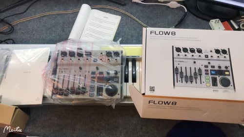 មិចស័រ Digital Mixer Behringer Flow 8