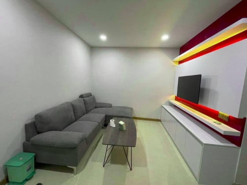 Olympia Condo For sale urgent 6,8000$