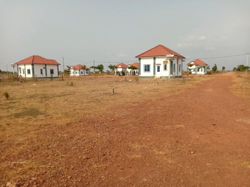 ដីកែង លក់