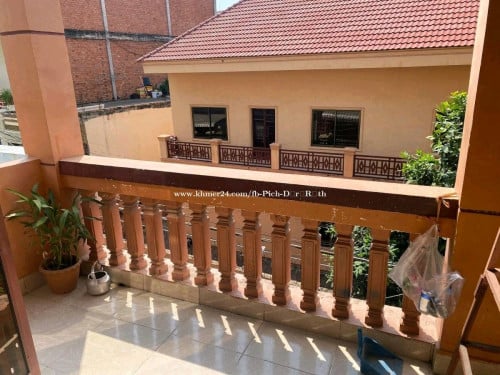 ផ្ទះជាន់ទី1 ធំទូលាយ
