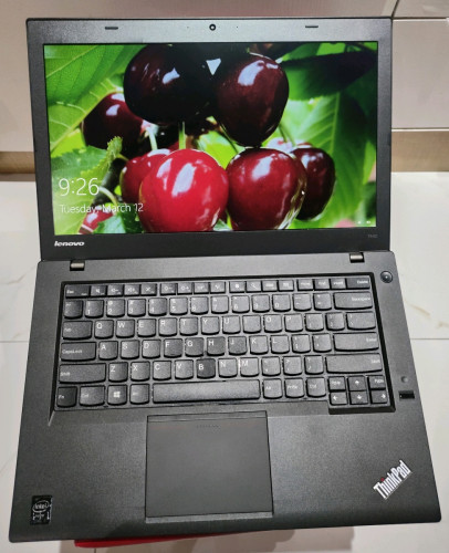 លក់ធូរថ្លៃThinkPad T440នៅប្រើបានធម្មតា សំរាប់រៀន ការងារoffice