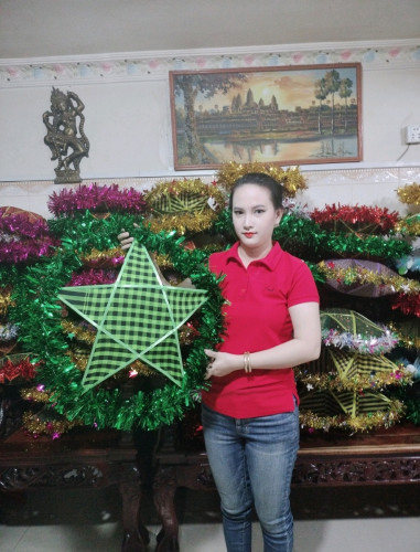 គោមផ្កាយធ្វើពីក្រម៉ានិងហូលខ្មែរ