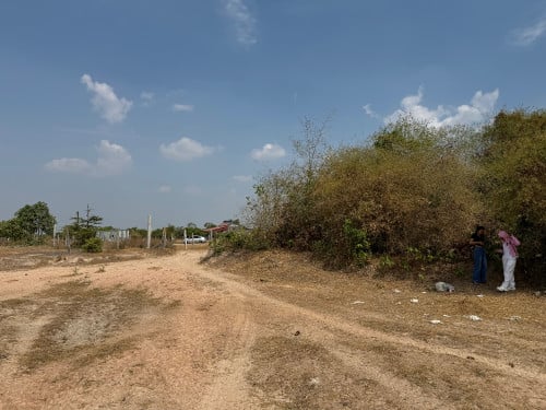 ដីស្អាត10x 25 នៅភ្នំបាសិទ្ធ