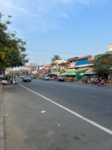 តូបផ្សារ មាន់អាំង
